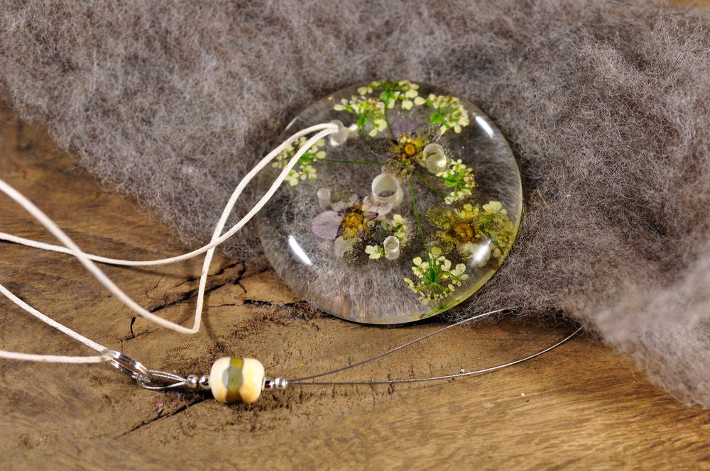 Resin Spinner's Diz with Threader: Cow Parsley and Saxifrage
