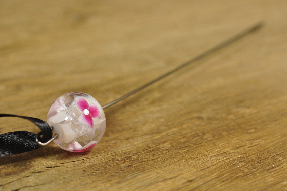 Spinner's Fetch Hook (Orifice hook), Lampwork Glass: Pink Flowers, White with Sparkle