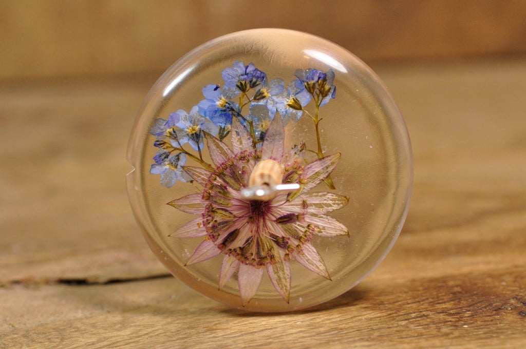 Resin Drop Spindle - Astrantia and Forget-Me-Not - Shorter Shaft