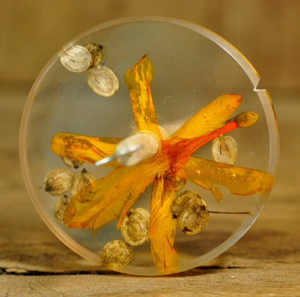 Resin Drop Spindle - Crocosmia and Cow Parsley Seeds