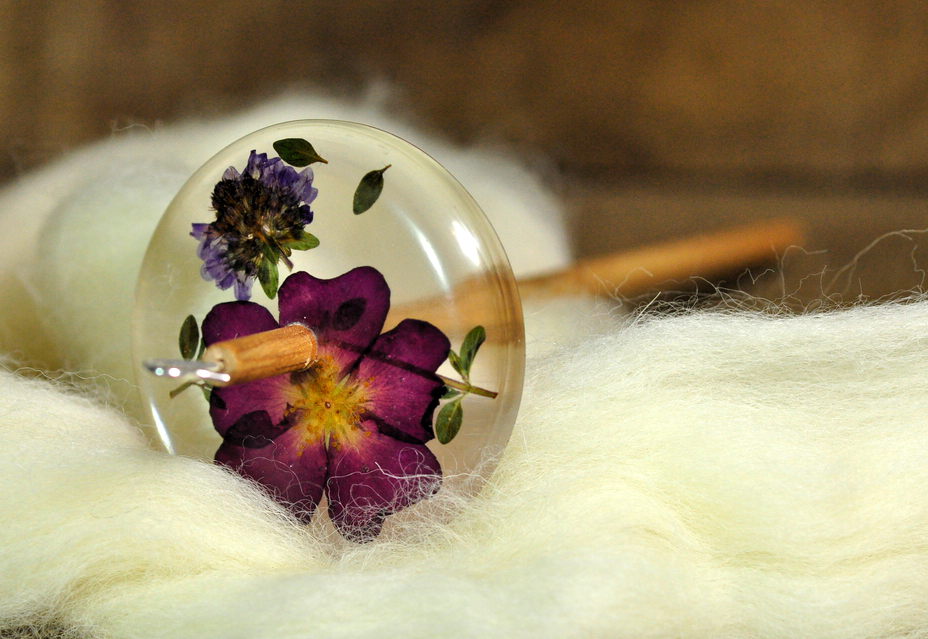 Botanical Top Whorl Resin Drop Spindle - Rose and Thyme Blossom