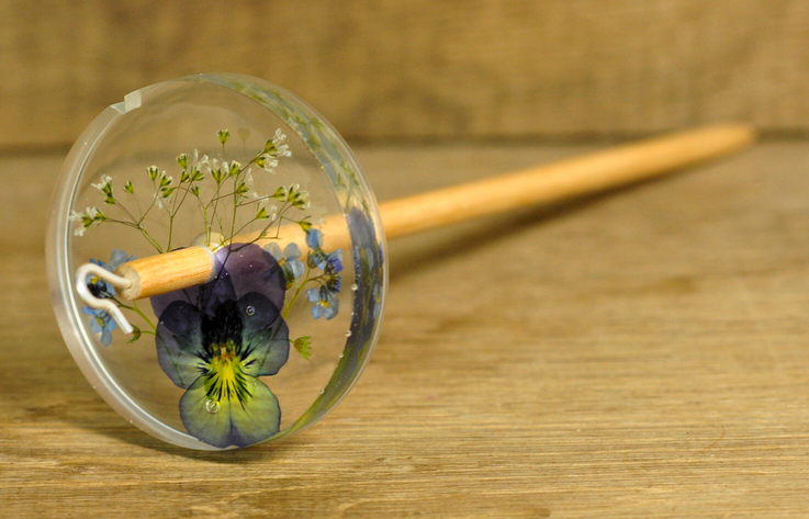 Botanical Top Whorl Resin Drop Spindle - Viola, Forget-Me-Not and Gypsophila